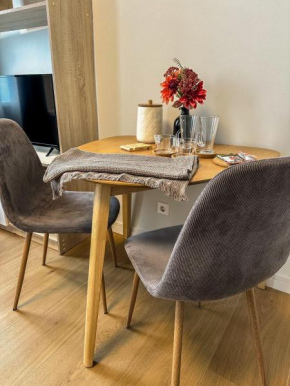 Riga Center - Quiet Studio - 5 min to Old Town & NFLX, Riga